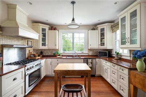 150 Berkeley Ave, Middletown, RI 02842 photo 12