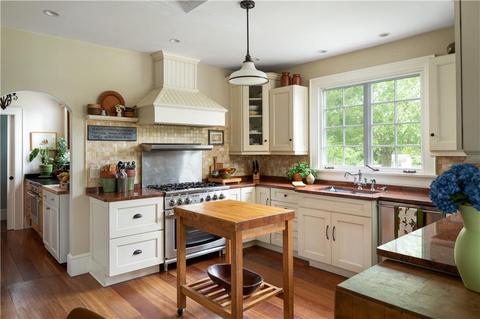 150 Berkeley Ave, Middletown, RI 02842 photo 13