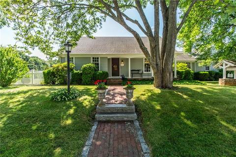 65 Thunder Trl, Cranston, RI 02921 photo 1