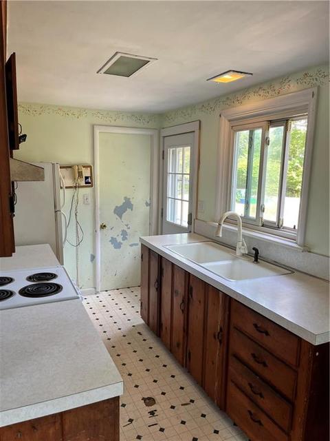 4 E Stuart St, Westerly, RI 02891 photo 4