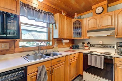 1035 Wapping Rd, Middletown, RI 02842 photo 11