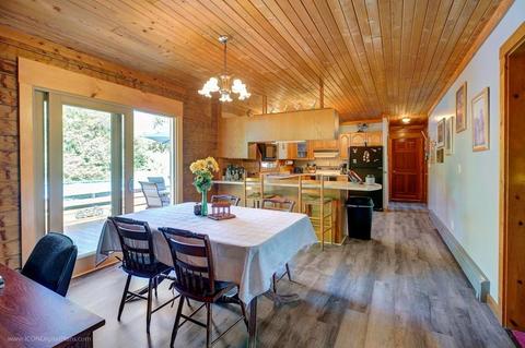 1035 Wapping Rd, Middletown, RI 02842 photo 8