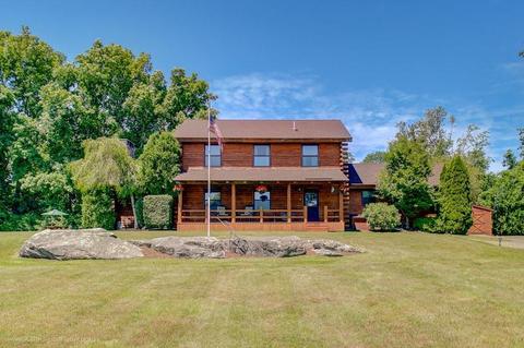 1035 Wapping Rd, Middletown, RI 02842 photo 2