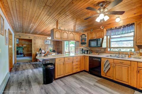 1035 Wapping Rd, Middletown, RI 02842 photo 10