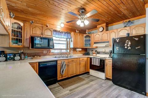 1035 Wapping Rd, Middletown, RI 02842 photo 9