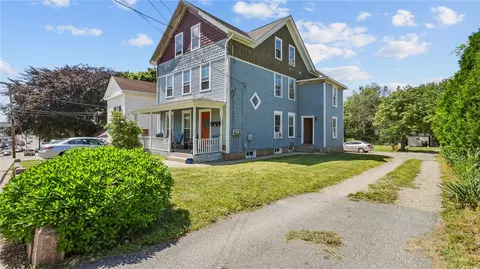 36 Oak St, Westerly, RI 02891 photo 2