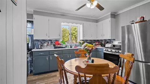 36 Oak St, Westerly, RI 02891 photo 4