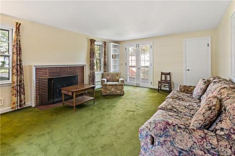 9 Chambly Ave, Warwick, RI 02888 photo 6