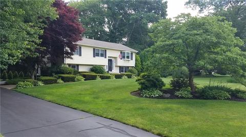 110 Thunder Trl, Cranston, RI 02921 photo 4