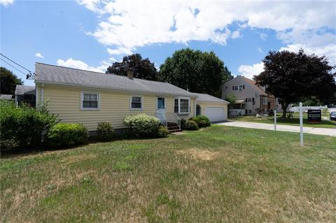 116 Poplar St, Woonsocket, RI 02895 photo 3