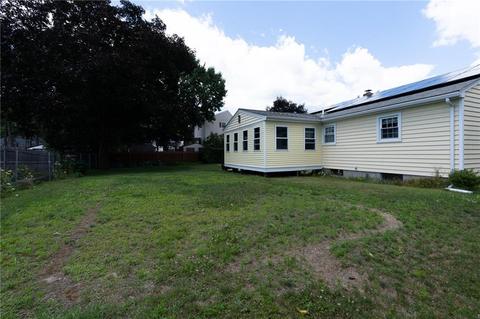 116 Poplar St, Woonsocket, RI 02895 photo 4