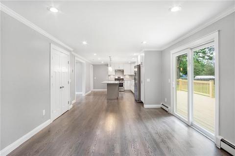 624 Buttonwoods Ave, Warwick, RI 02886 photo 16