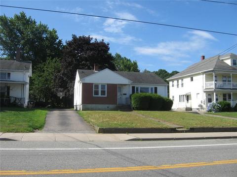 65 Oak St, Westerly, RI 02891 photo 4