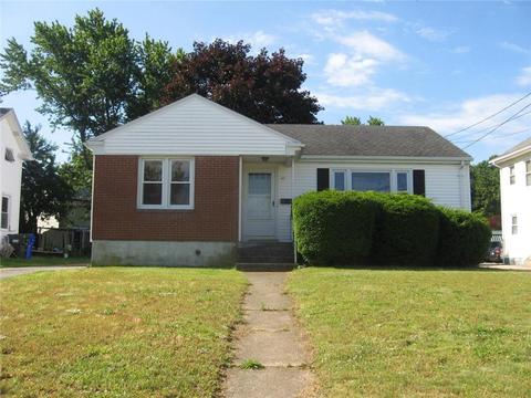 65 Oak St, Westerly, RI 02891 photo 1