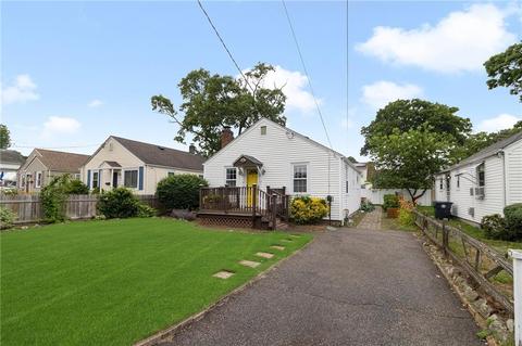 39 Community Rd, Warwick, RI 02889 photo 2
