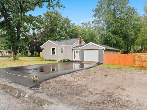 3 Barbara Rd, Glocester, RI 02814 photo 2