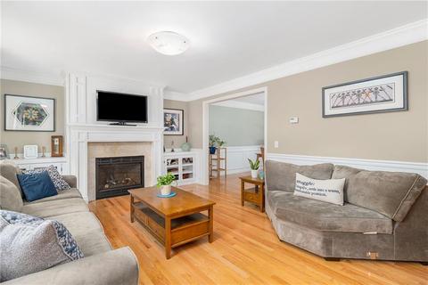 38 Davis Cir, Warwick, RI 02886 photo 4