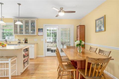 38 Davis Cir, Warwick, RI 02886 photo 11