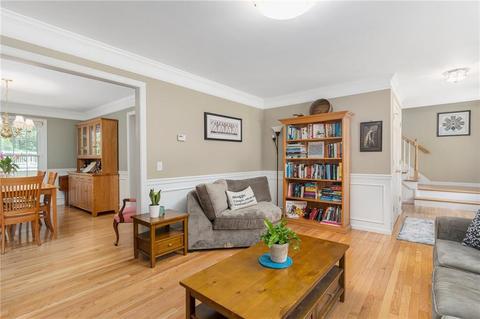 38 Davis Cir, Warwick, RI 02886 photo 6