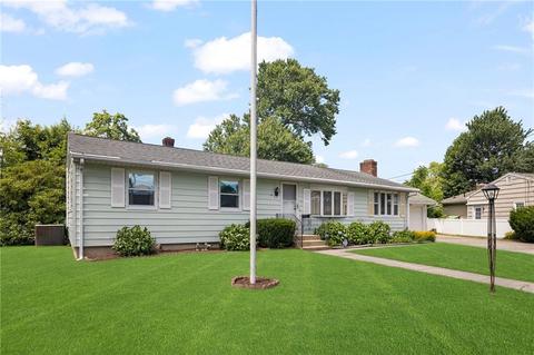 20 Crocus St, Warwick, RI 02886 photo 3