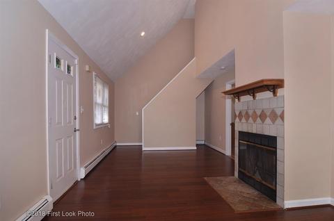 40 Ivan Ave, Warwick, RI 02889 photo 4
