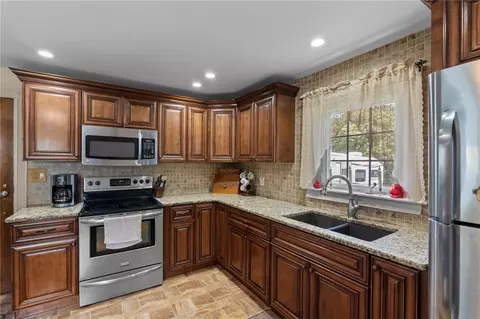 61 Read Ave, Coventry, RI 02816 photo 6