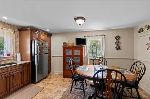 61 Read Ave, Coventry, RI 02816 photo 2