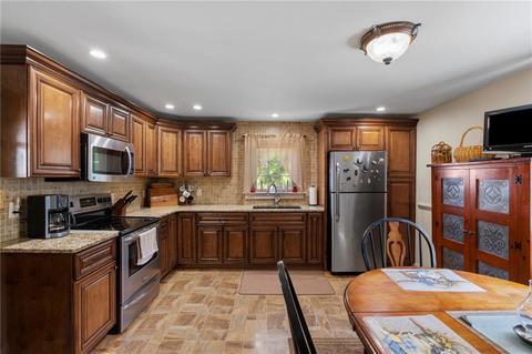 61 Read Ave, Coventry, RI 02816 photo 3