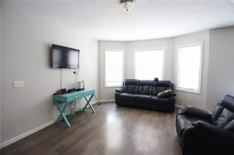 258 Park Pl, Woonsocket, RI 02895 photo 5