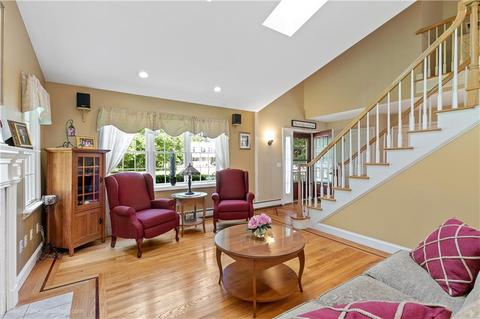15 Katie Dr, Warren, RI 02885 photo 11