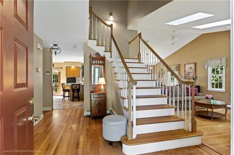 15 Katie Dr, Warren, RI 02885 photo 8