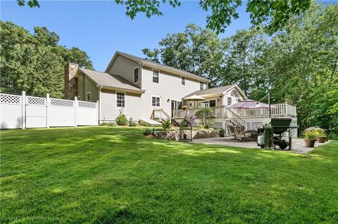 15 Katie Dr, Warren, RI 02885 photo 4