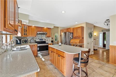 15 Katie Dr, Warren, RI 02885 photo 16