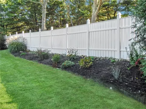 29 Andersen Ct, Westerly, RI 02891 photo 3