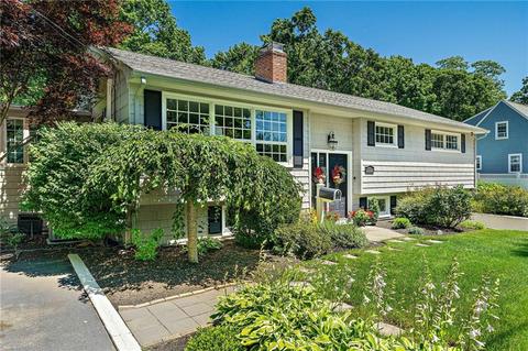 91 Hull St, Warwick, RI 02888 photo 3