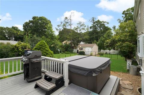 515 Red Chimney Dr, Warwick, RI 02886 photo 9