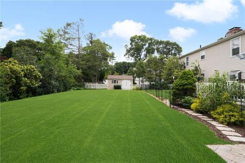 515 Red Chimney Dr, Warwick, RI 02886 photo 5