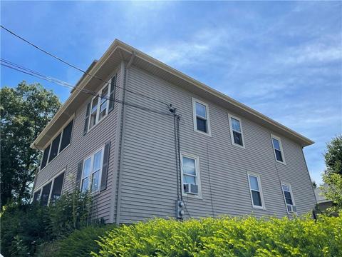 79 Thomas St, Woonsocket, RI 02895 photo 2