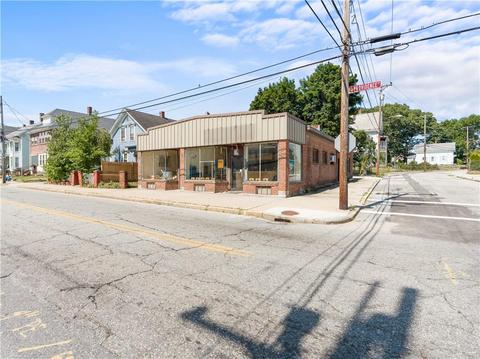 373 Providence St, Woonsocket, RI 02895 photo 2