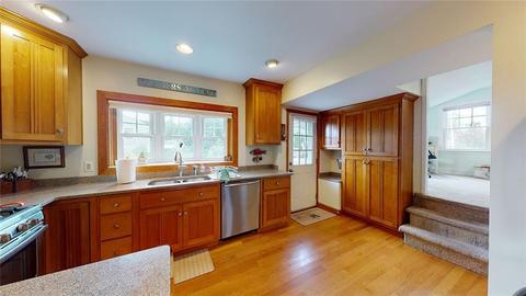 41 Vanstone Ave, Warwick, RI 02889 photo 9
