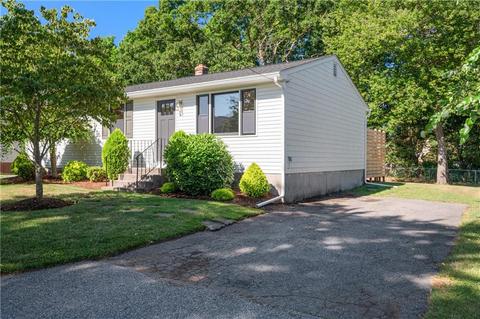4 Star Ave, Woonsocket, RI 02895 photo 2