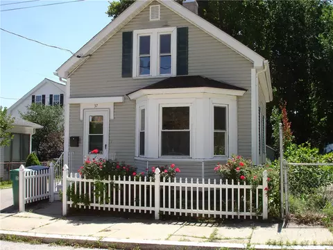 37 Daniels St, Woonsocket, RI 02895 photo 1