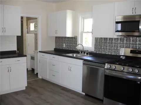 37 Daniels St, Woonsocket, RI 02895 photo 5