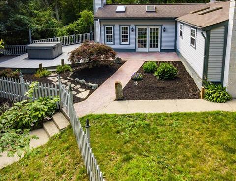 107 Spring Grove Rd, Glocester, RI 02814 photo 1