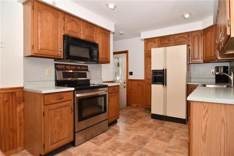 141 Stoneham Dr, Woonsocket, RI 02895 photo 5