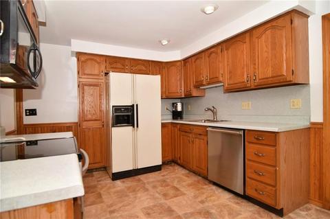 141 Stoneham Dr, Woonsocket, RI 02895 photo 6