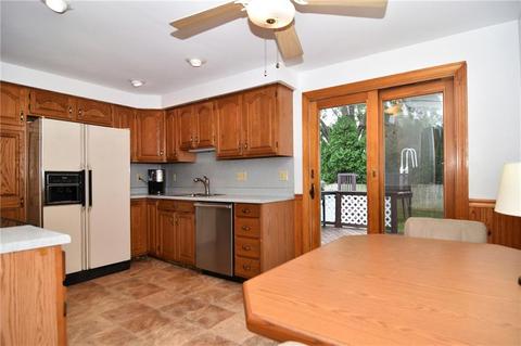 141 Stoneham Dr, Woonsocket, RI 02895 photo 7