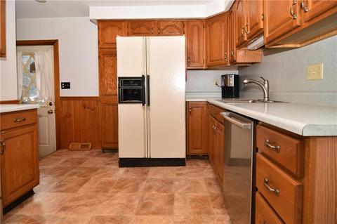 141 Stoneham Dr, Woonsocket, RI 02895 photo 8
