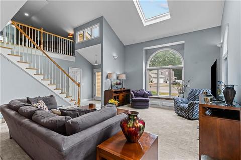 19 Katie Dr, Warren, RI 02885 photo 3