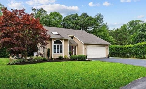19 Katie Dr, Warren, RI 02885 photo 1